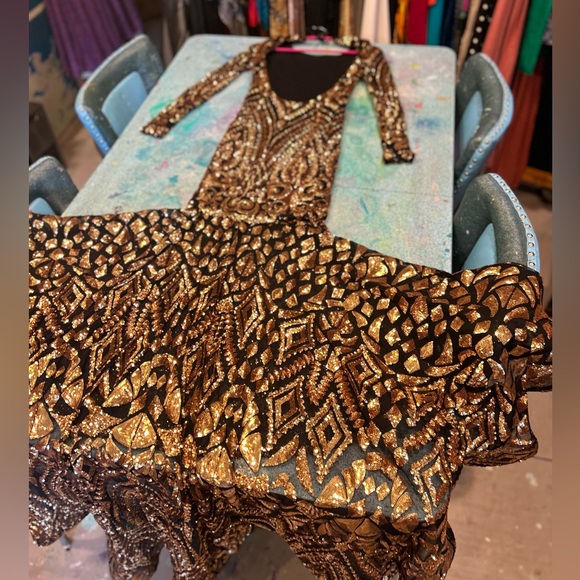 Black Mermaid Tail Gown - Picture 8 of 11